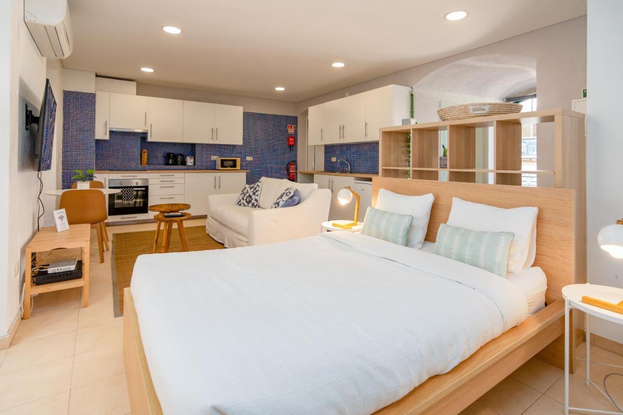 Downtown Blue Apartment